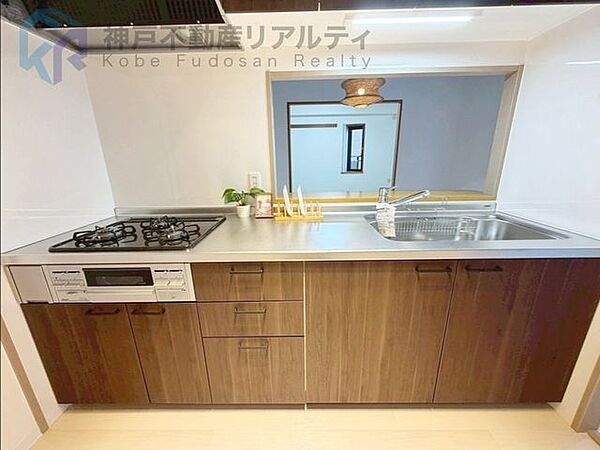 対面キッチンなのでリビングを見渡しながらお料理ができます♪