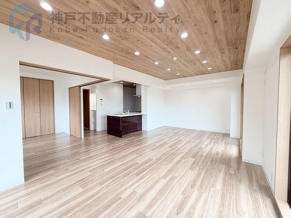 ☆最寄り「鶴甲2丁目」バス停まで徒歩1分