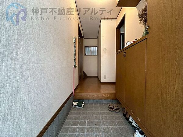玄関には靴箱がございますのでスッキリとと使い頂けます♪