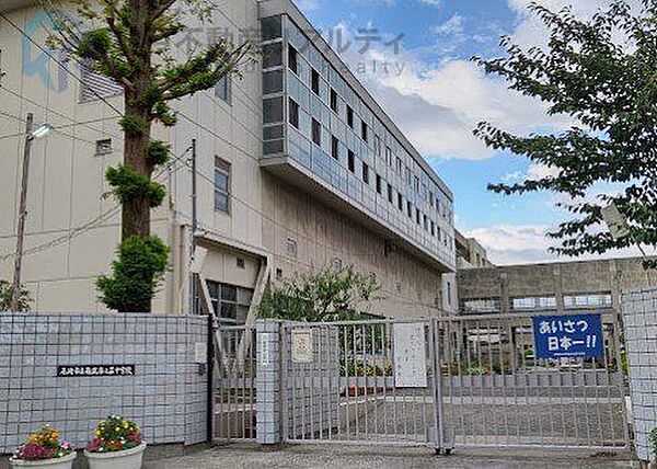 尼崎市立南武庫之荘中学校 徒歩18分。 1390m