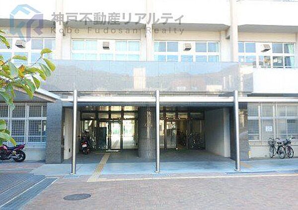 神戸市立鷹庄中学校 徒歩24分。 1870m