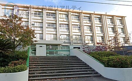 西宮市立平木中学校 徒歩14分。 1110m