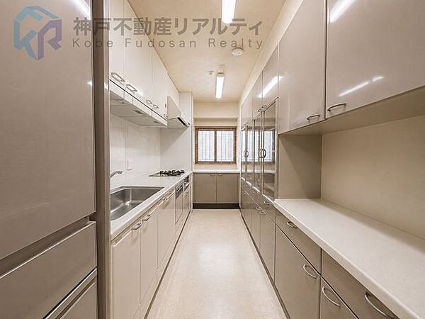 カップボードもございます♪※室内写真は家具消し加工を施したものです。
