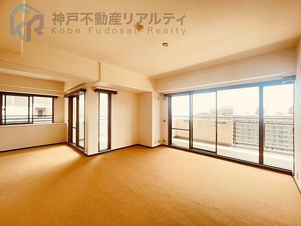 LDK約22.7帖ございます♪南向きにつき日当り通風良好♪