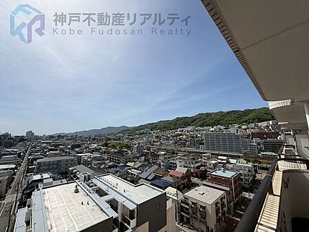 ◇バルコニーから六甲山が望めます♪