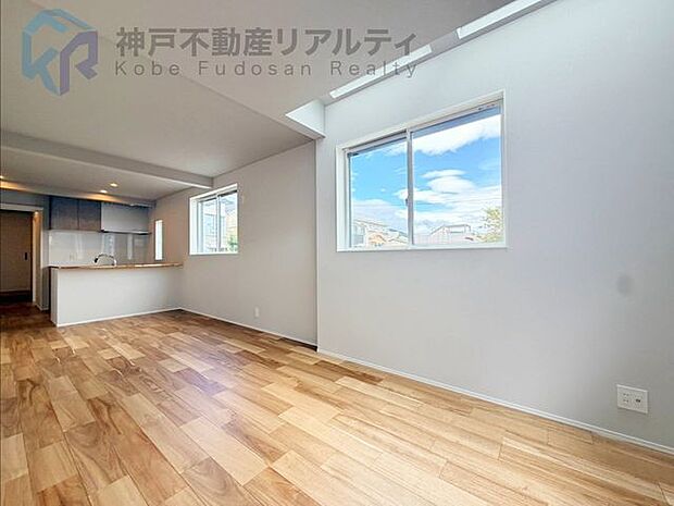 ・2階リビングなので、窓を開けて過ごしやすいですね・LDK17.38帖