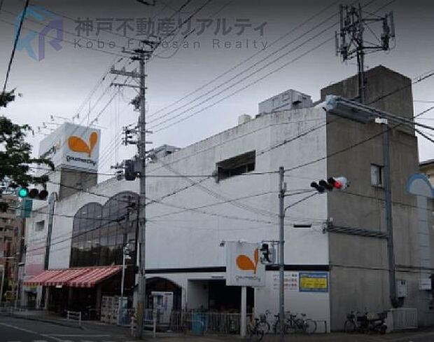 グルメシティ灘店 徒歩9分。 700m