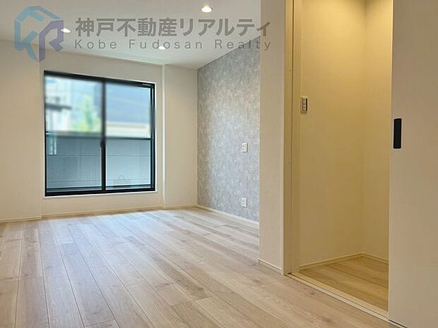 ◆リビング壁面は壁掛けTV対応・キッチンカップボード標準装備