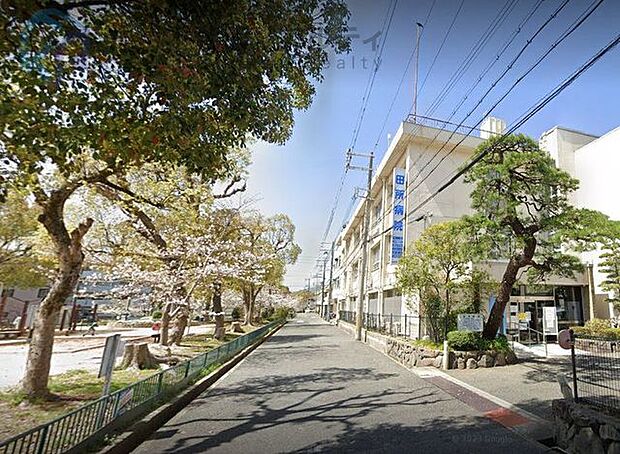 田所病院 徒歩3分。 240m