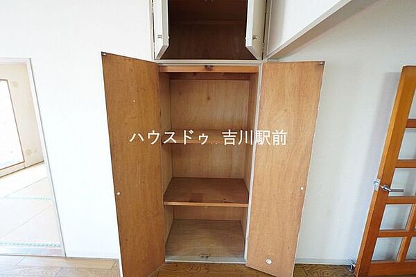 リビング収納。
