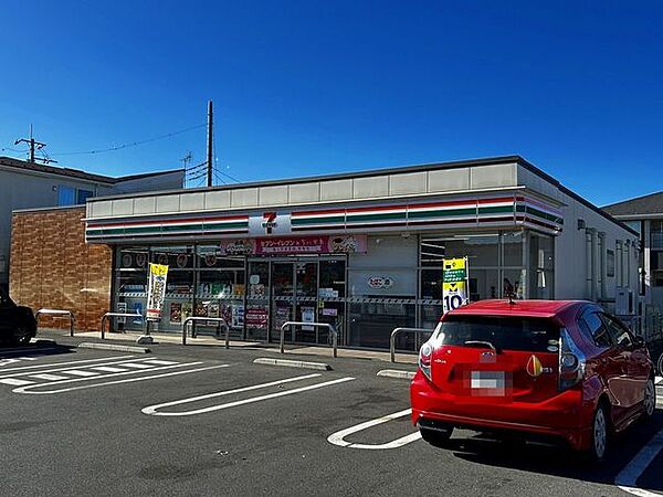 セブン-イレブン　三郷中央5丁目店 670m