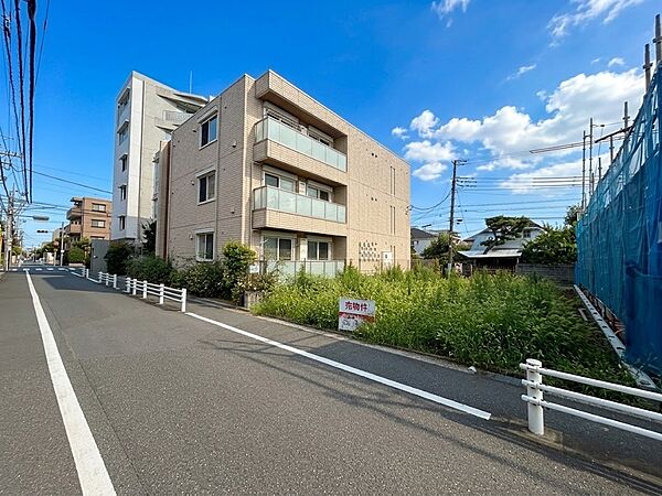 ◇前面道路含む外観写真◇
