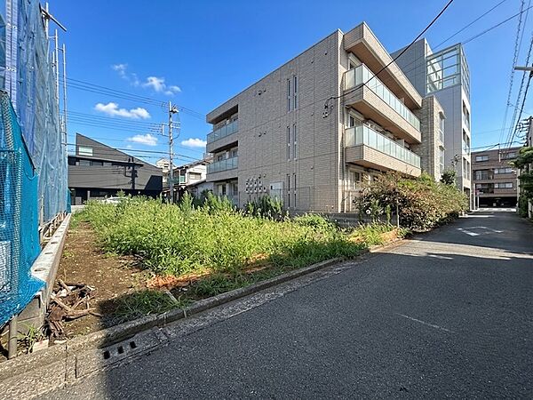 ◇前面道路含む外観写真◇