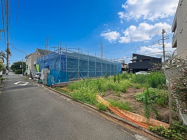 ◇前面道路含む外観写真◇