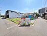 外観：＜現地写真＞完成前だとなかなか間取りのイメージも付きづらいですよね。そんなご家族様のためにも近い大きさの完成物件も合わせてご案内させて頂きます。