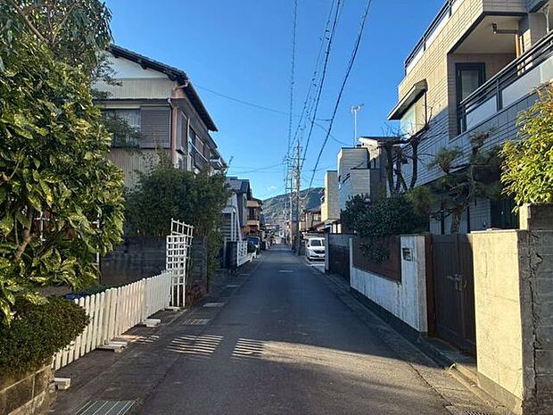 交通量の少ない道路です♪