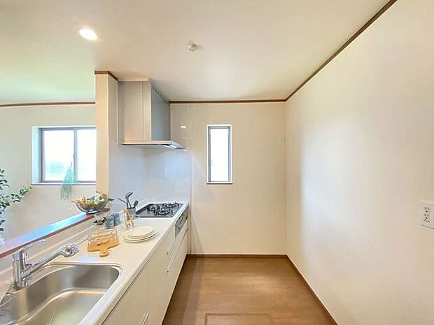 床下収納付きでガスコンロも3口！お料理するのが楽しくなります♪