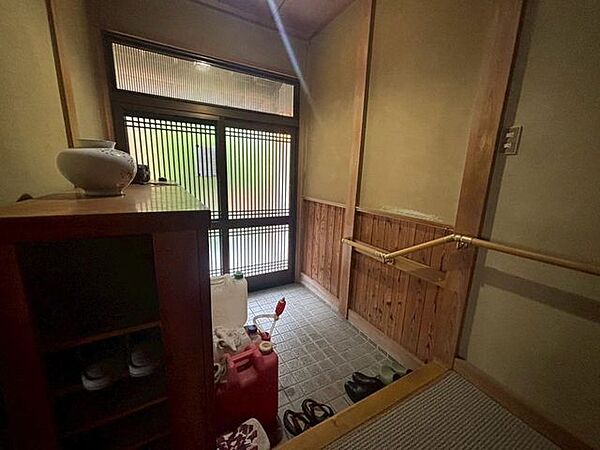 和を感じる玄関ですね♪
