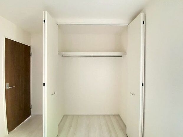 2階のすべての洋室に収納付きです◎