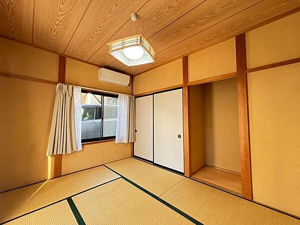 床の間つきの和室です。