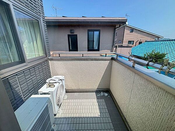 2階バルコニーです。