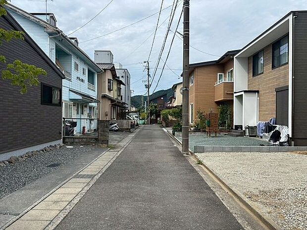 前面道路含む現地写真