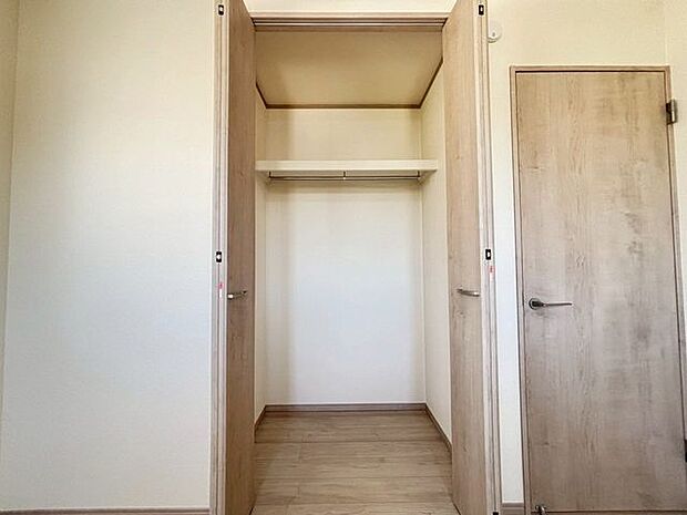 収納付きです。