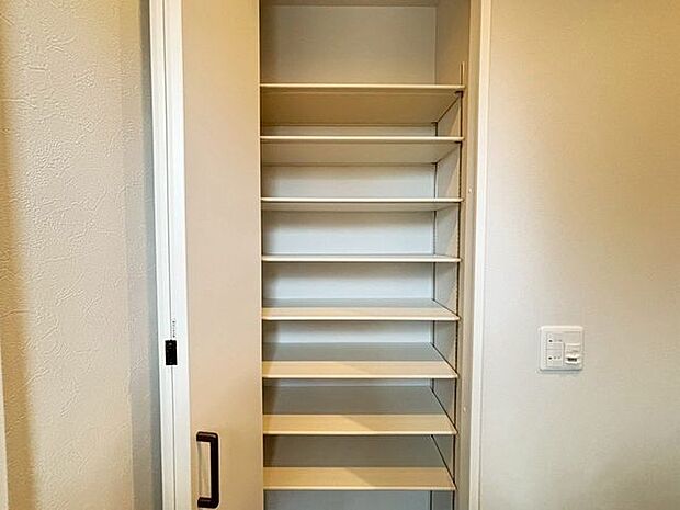 靴がたくさんあっても整頓できる収納があります！