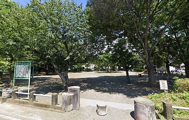 山崎第二公園 750m