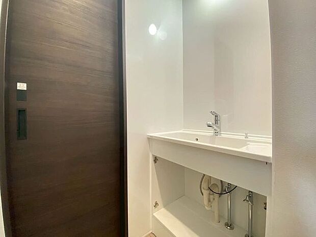 2F洗面台2つあるためご家族間での渋滞も少なくなります♪