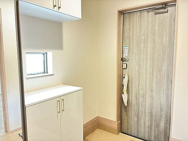 下駄箱が廊下にあるのでその分広く使えます