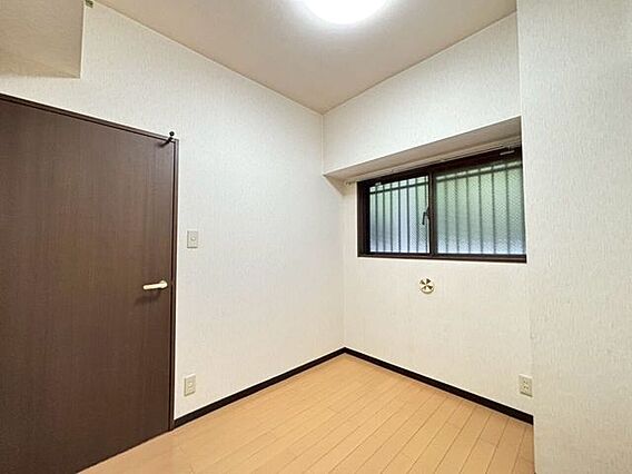 北側洋室です。...