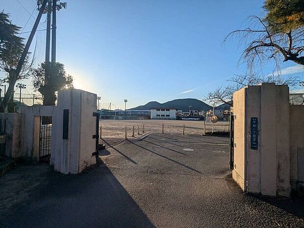 静岡市立籠上中学校 420m