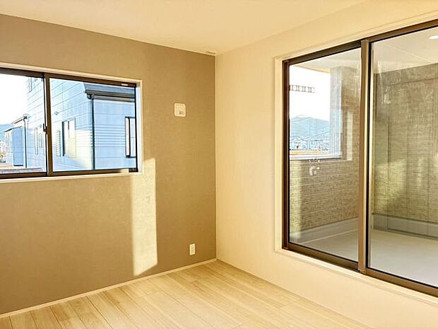 子供部屋からもインナーバルコニーに出れます