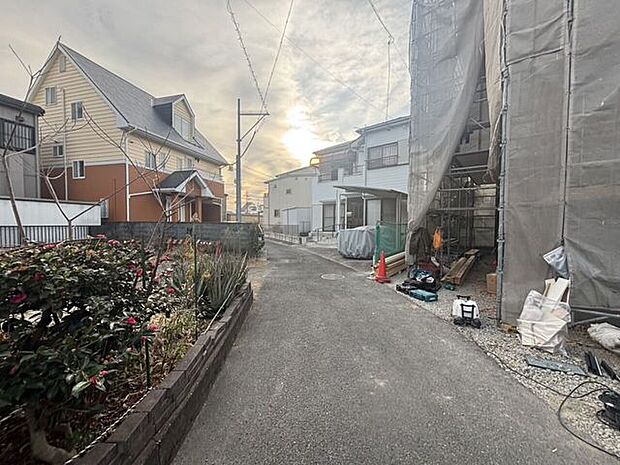 前面道路です