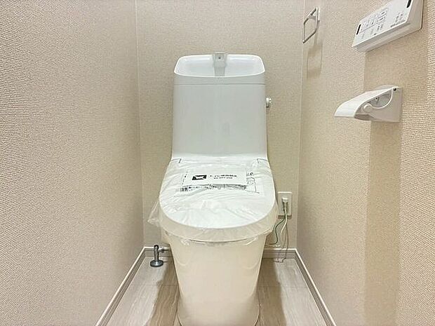 1階トイレ広々としてます