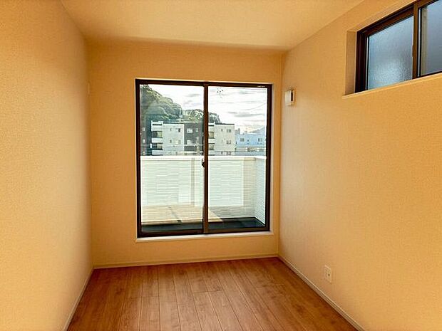 3階北西側洋室3階ならではの景色が堪能できます