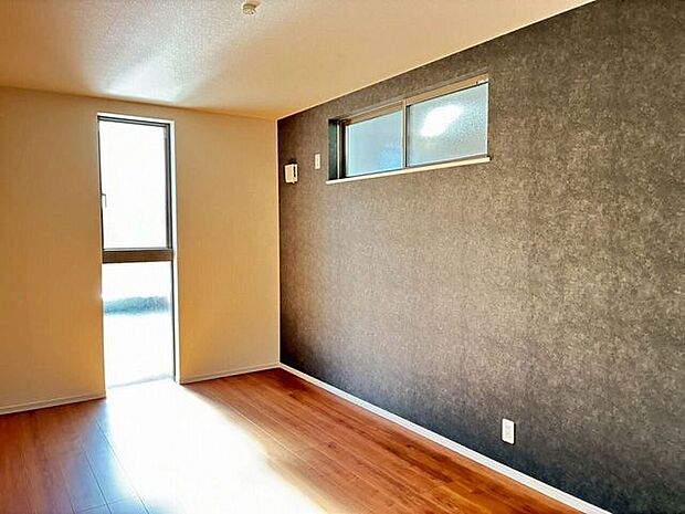 1階洋室アクセントクロスになり、来客時でも話題にできそうです