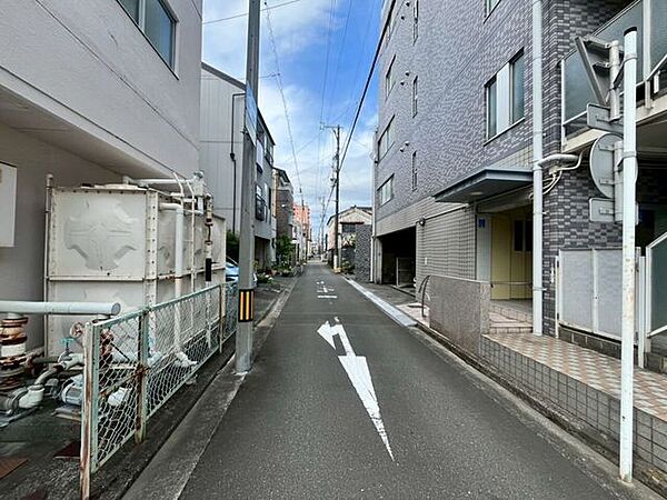 前面道路になります。
