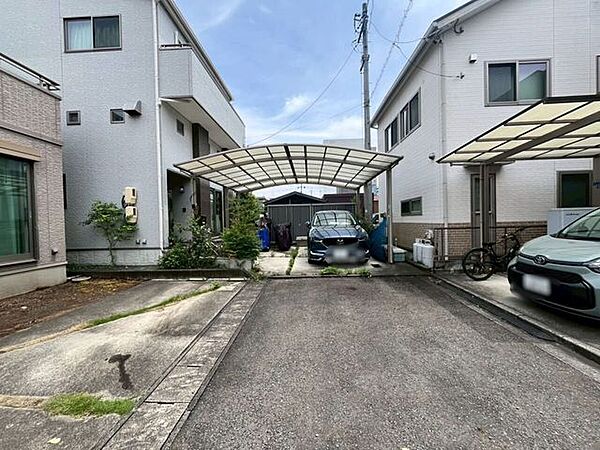 前面道路です