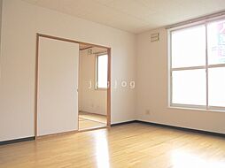 アベールコーポ 202 2階2LDKのリビング/ダイニング