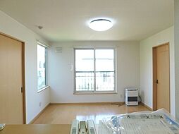 札幌市営東豊線 月寒中央駅 徒歩12分の賃貸アパート 2階2LDKのリビング/ダイニング