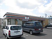 セブンイレブン札幌里塚1条店 43m