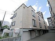 西線16条駅より徒歩6分 築23年4ヶ月 3階建の賃貸物件