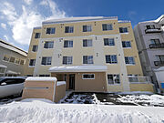 自衛隊前駅より徒歩2分 3階 築2年10ヶ月の賃貸物件