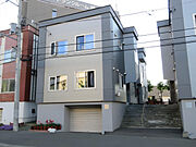 東札幌駅より徒歩6分 1階 築42年の賃貸物件