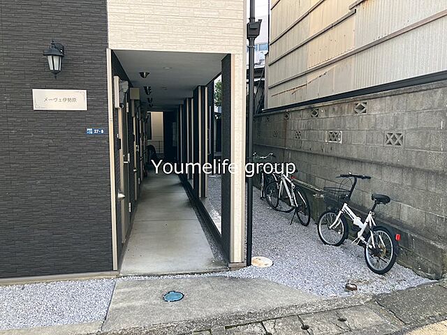 4 / 9