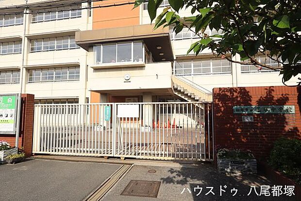 柏原市立玉手中学校 620m