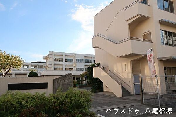 八尾市立志紀中学校 1440m