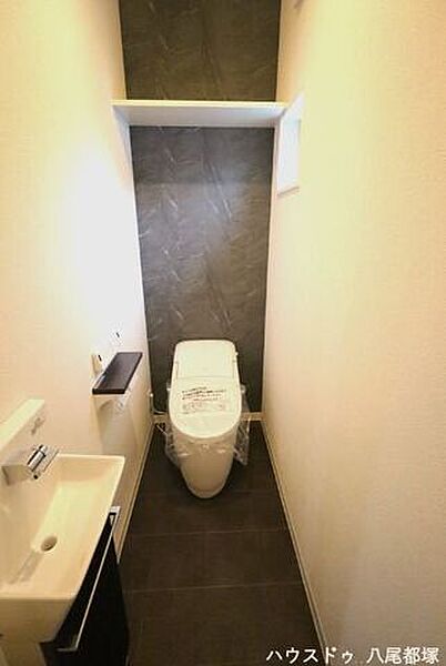 2階トイレです！シックですね♪